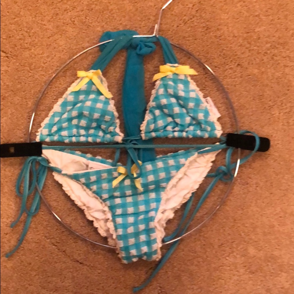 Beach bunny gingham light blue bikini medium set